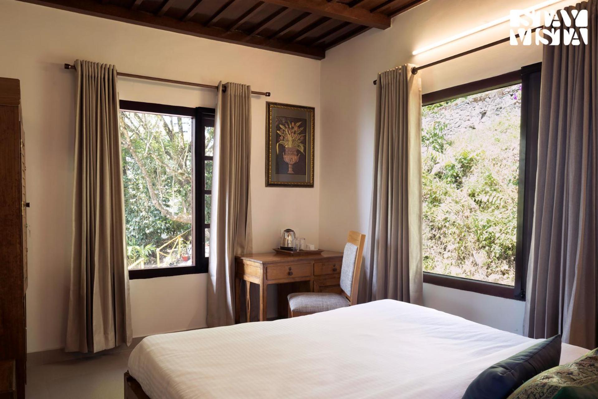 Stayvista At Vale Echoes - Breakfast Included Munnar Exterior photo